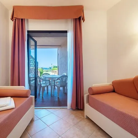 Con Piscina Mare E Giochi A Apartmán Porto Rotondo