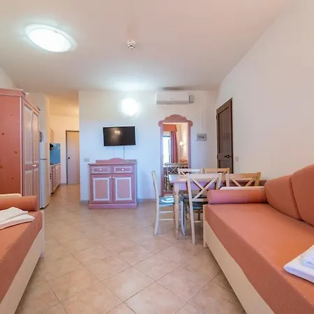 Con Piscina Mare E Giochi A 公寓 *