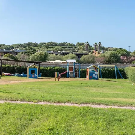 Con Piscina Mare E Giochi A * Porto Rotondo