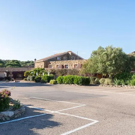 Con Piscina Mare E Giochi A